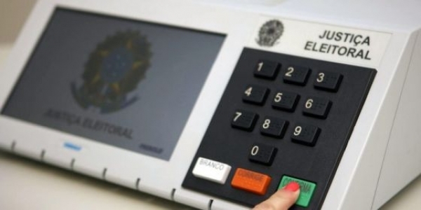 Levantamento aponta que 62% da população é favorável ao adiamento das eleições para 2022